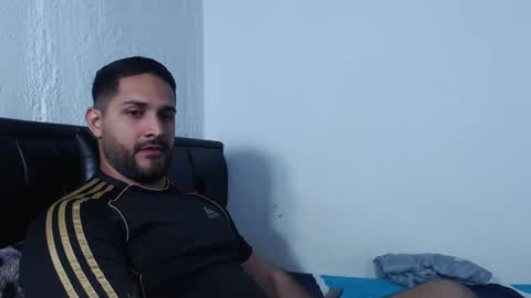 Snapshot of alonxoo chatting on October 2025 12:41:02 AM alonxoo online show from October 2025 12:41:02 AM