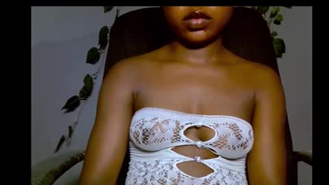 Snapshot of alosexy_bae chatting on December 2025 06:47:01 PM alo online show from December 2025 06:47:01 PM