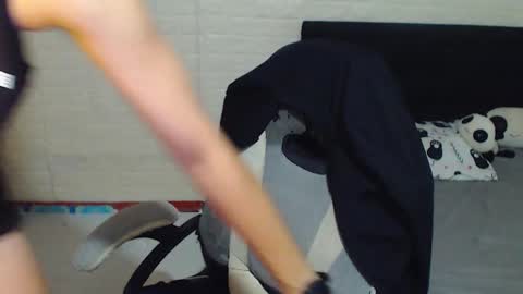 Snapshot of alpha_rider chatting on January 2025 04:23:01 AM Angelo online show from January 2025 04:23:01 AM