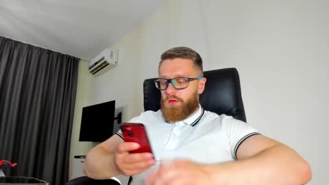 Alphaalexxx Lets reach Me 100 thumbs up online show from May 2026 06:36:02 PM