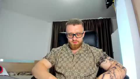 Alphaalexxx Lets reach Me 100 thumbs up online show from June 2026 04:22:02 PM