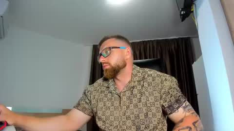Alphaalexxx Lets reach Me 100 thumbs up online show from June 2026 05:21:02 PM