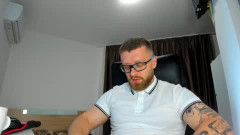 Alphaalexxx Lets reach Me 100 thumbs up online show from June 2026 05:34:02 PM