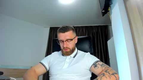 Alphaalexxx Lets reach Me 100 thumbs up online show from July 2026 05:28:01 PM