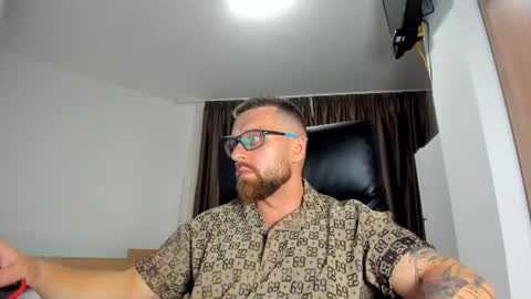 Alphaalexxx Lets reach Me 100 thumbs up online show from July 2026 06:01:02 PM
