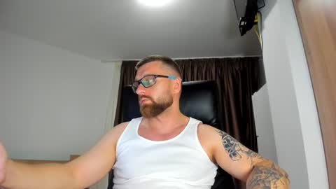 Alphaalexxx Lets reach Me 100 thumbs up online show from July 2026 05:16:01 PM