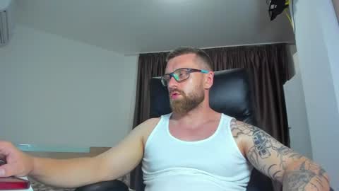 Alphaalexxx Lets reach Me 100 thumbs up online show from July 2026 07:39:01 PM