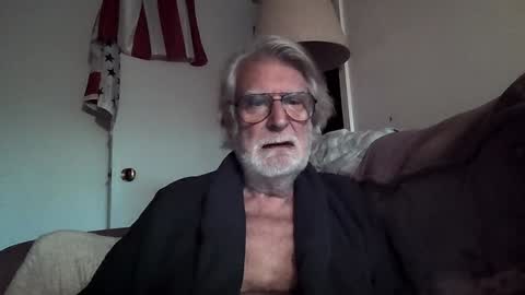 Snapshot of alphauniform chatting on December 2024 01:17:01 PM AlphaUniform online show from December 2024 01:17:01 PM