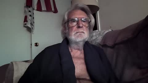 Snapshot of alphauniform chatting on December 2024 02:11:01 PM AlphaUniform online show from December 2024 02:11:01 PM