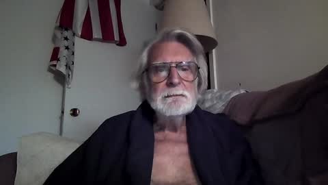 Snapshot of alphauniform chatting on December 2024 07:32:01 PM AlphaUniform online show from December 2024 07:32:01 PM