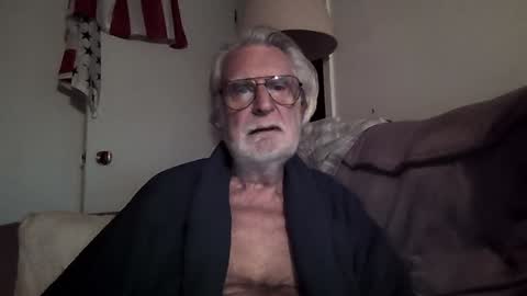 Snapshot of alphauniform chatting on January 2025 01:27:01 PM AlphaUniform online show from January 2025 01:27:01 PM