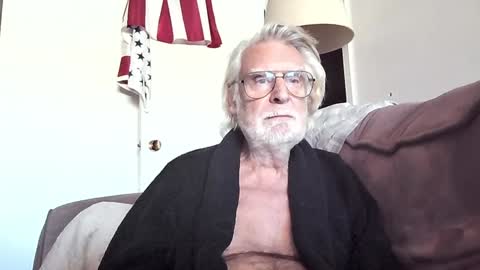 Snapshot of alphauniform chatting on January 2025 05:45:02 PM AlphaUniform online show from January 2025 05:45:02 PM