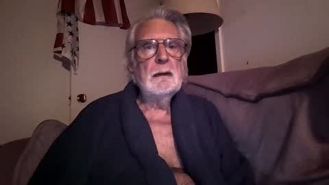 Snapshot of alphauniform chatting on January 2025 12:31:01 PM AlphaUniform online show from January 2025 12:31:01 PM