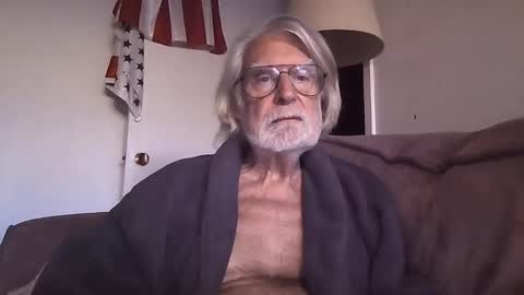 Snapshot of alphauniform chatting on February 2025 12:47:02 PM AlphaUniform online show from February 2025 12:47:02 PM