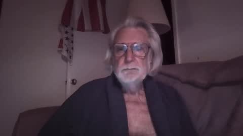 Snapshot of alphauniform chatting on October 2025 11:35:01 AM AlphaUniform online show from October 2025 11:35:01 AM