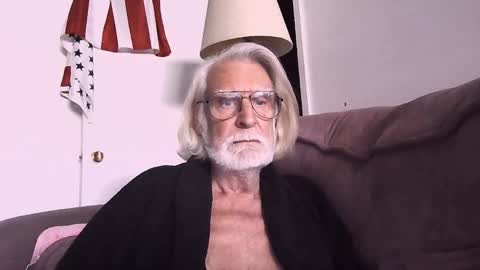 Snapshot of alphauniform chatting on November 2025 05:01:01 PM AlphaUniform online show from November 2025 05:01:01 PM