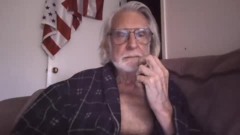 AlphaUniform online show from April 2026 05:43:01 PM