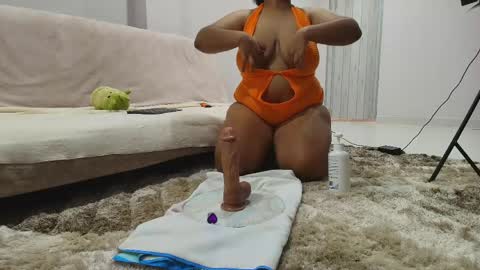aluna_sm online show from May 2026 04:57:01 PM
