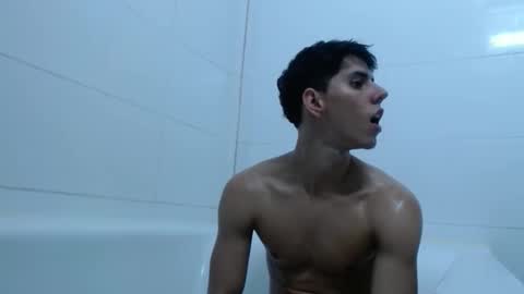 alvarodancer online show from November 2025 10:26:01 AM