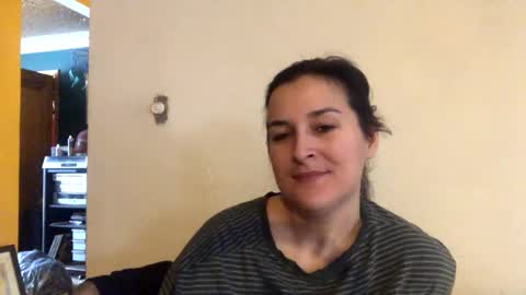 Snapshot of alvie_bones chatting on February 2025 02:45:01 PM Alvie online show from February 2025 02:45:01 PM