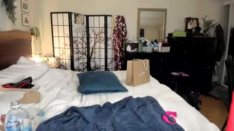 Snapshot of alwaysaffirming chatting on October 2025 09:25:02 PM AlwaysAffirming online show from October 2025 09:25:02 PM