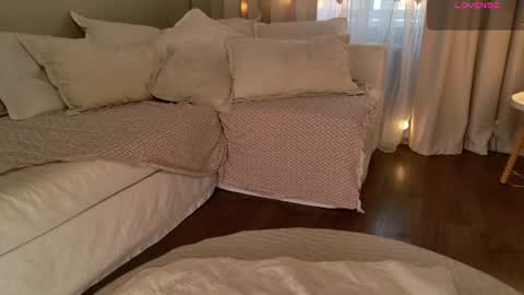 Lilu online show from June 2026 05:25:01 AM