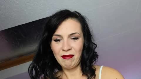 alyarei online show from October 2025 05:57:01 PM