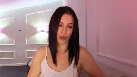 alyarei online show from November 2025 06:12:01 PM