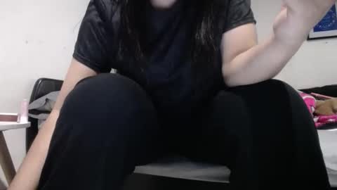 Snapshot of alynfoxx chatting on November 2025 02:22:02 AM Alyn Maria online show from November 2025 02:22:02 AM