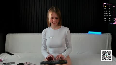 Alena online show from January 2025 01:32:01 PM