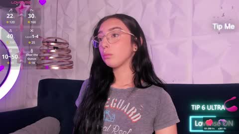 Snapshot of alys_molly chatting on January 2025 03:01:01 PM sopie online show from January 2025 03:01:01 PM