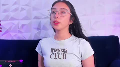 Snapshot of alys_molly chatting on January 2025 11:03:01 AM sopie online show from January 2025 11:03:01 AM