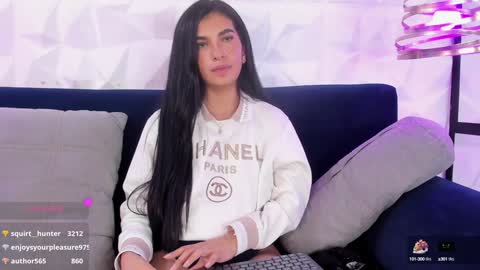 Snapshot of alys_molly chatting on February 2025 09:13:02 AM sopie online show from February 2025 09:13:02 AM