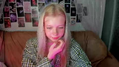 Snapshot of alysameow chatting on June 2026 01:56:01 PM Alysa 7GMT online show from June 2026 01:56:01 PM