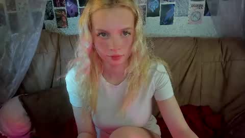 Snapshot of alysameow chatting on July 2026 05:18:02 PM Alysa 7GMT online show from July 2026 05:18:02 PM