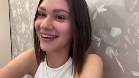 Snapshot of alysastuddiford chatting on June 2026 08:04:02 AM Alisa online show from June 2026 08:04:02 AM