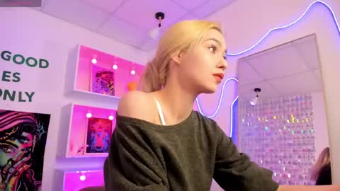 Alysia online show from May 2026 10:43:01 AM