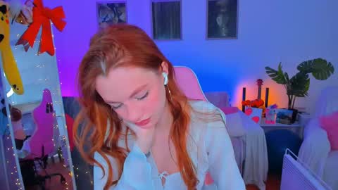 Snapshot of alyssa_smitt chatting on February 2025 07:33:01 AM alyssa_smitt online show from February 2025 07:33:01 AM