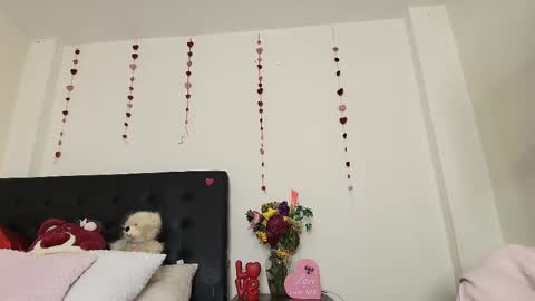 Isabella online show from February 2025 07:52:02 PM