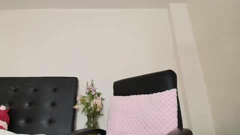 Isabella online show from March 2025 07:53:01 PM