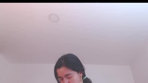 valentia online show from October 2025 01:53:02 AM