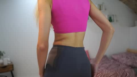 Amai  Liu online show from September 2025 11:48:01 AM