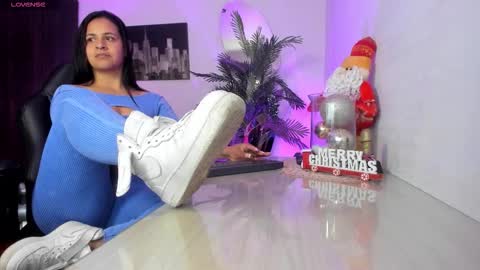 anny online show from November 2025 02:13:01 AM