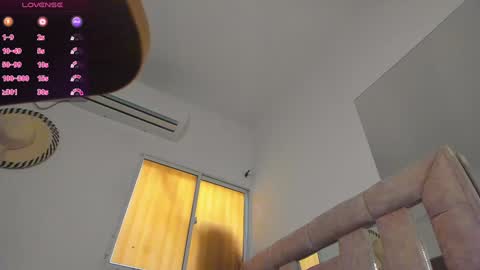 Snapshot of amaia_mendoza chatting on December 2024 08:37:01 PM Amaia Mendoza online show from December 2024 08:37:01 PM