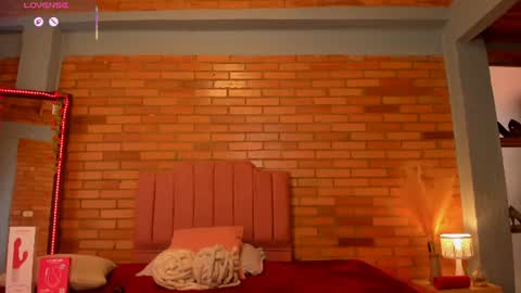 Hi Im AmaiaHelp me reach 100 likes online show from June 2026 08:55:02 PM