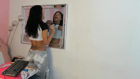 Snapshot of amaia_monroe chatting on February 2026 04:00:01 AM amaia_monroe online show from February 2026 04:00:01 AM