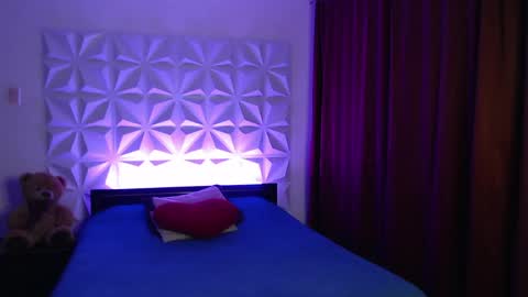 Snapshot of amalett chatting on April 2026 11:32:01 PM Amalett online show from April 2026 11:32:01 PM