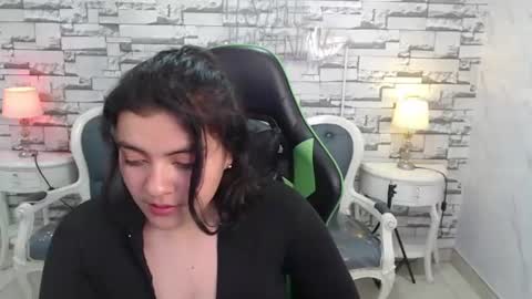 amalia_a online show from July 2026 01:43:02 PM