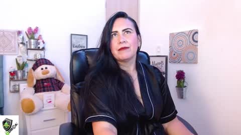 Snapshot of amalia_brunette chatting on December 2024 11:07:01 PM AMALIA online show from December 2024 11:07:01 PM