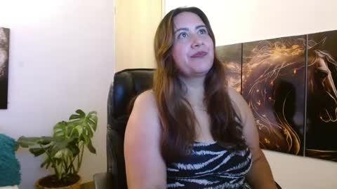 Snapshot of amalia_brunette chatting on April 2026 09:17:02 PM AMALIA online show from April 2026 09:17:02 PM